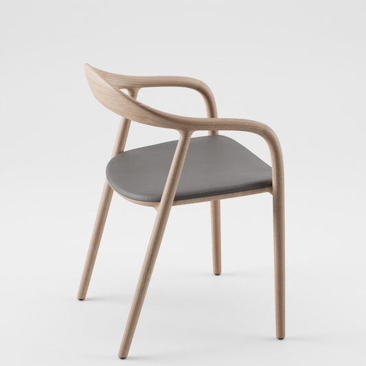 NEVA Stuhl aus Massivholz – Lorenz Laurent Home