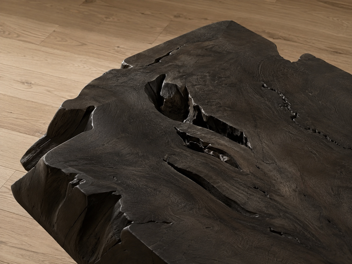 Massives Wurzelholz aus Teak mit gewachsener Form und offener Maserung – Lorenz Laurent Home