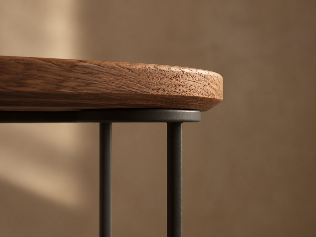 Holzmöbel mit sichtbaren Verbindungen und sauber gearbeiteten Kanten – Lorenz Laurent Home