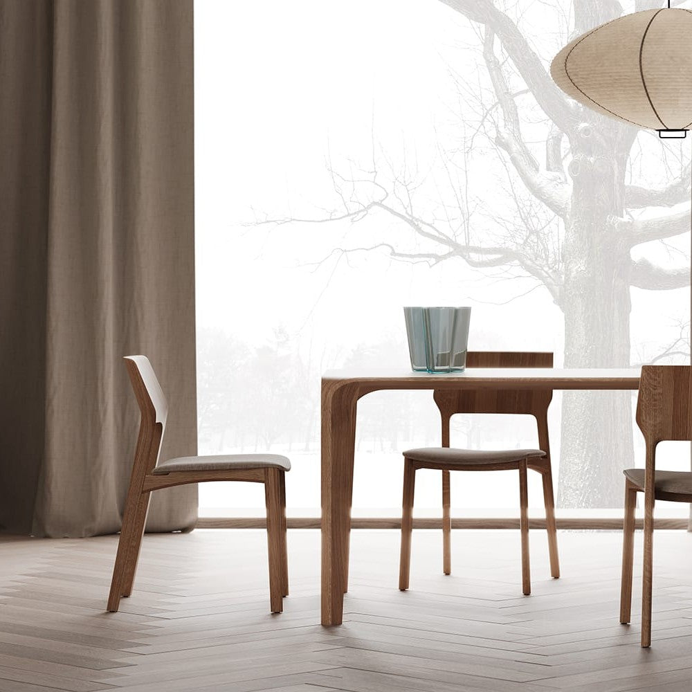 FIN Stuhl im Raum – Lorenz Laurent Home