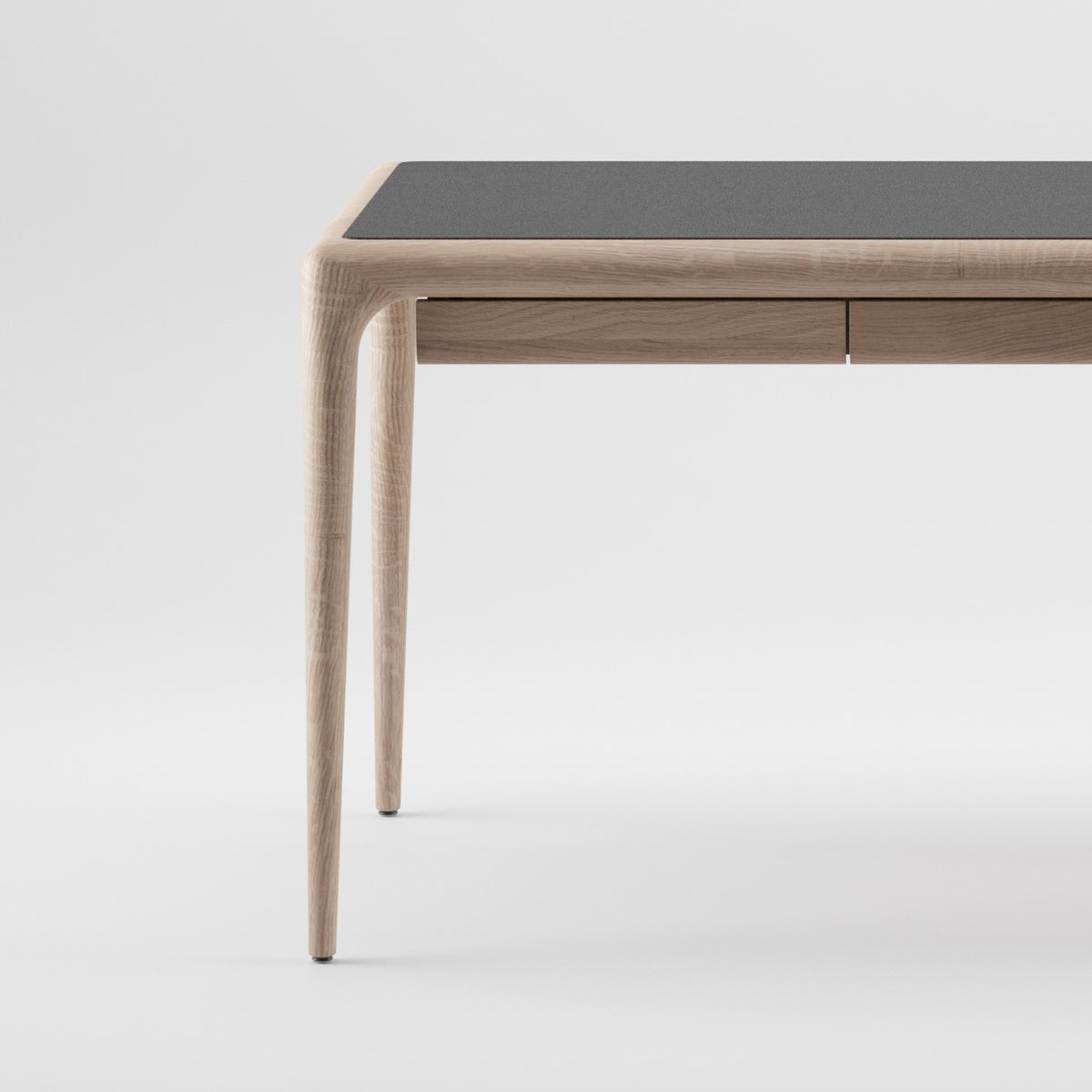 LATUS Schreibtisch mit Lederauflage aus Massivholz – Lorenz Laurent Home