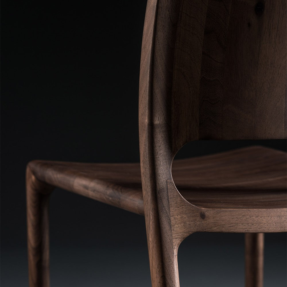 LATUS Stuhl im Raum – Lorenz Laurent Home