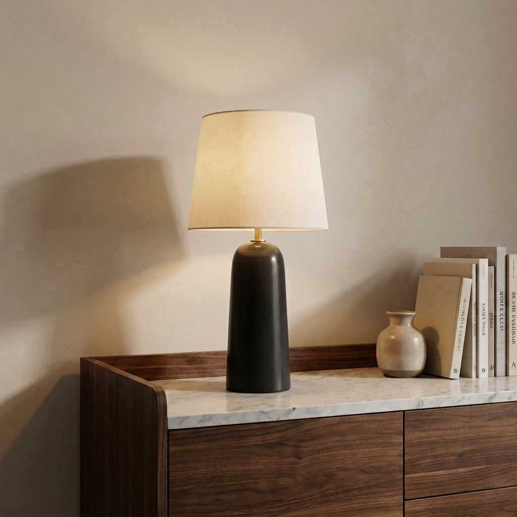 BARRO Tischlampe in Schwarz mit zylindrischem Stoffschirm für Sideboard und Nachttisch – Lorenz Laurent Home