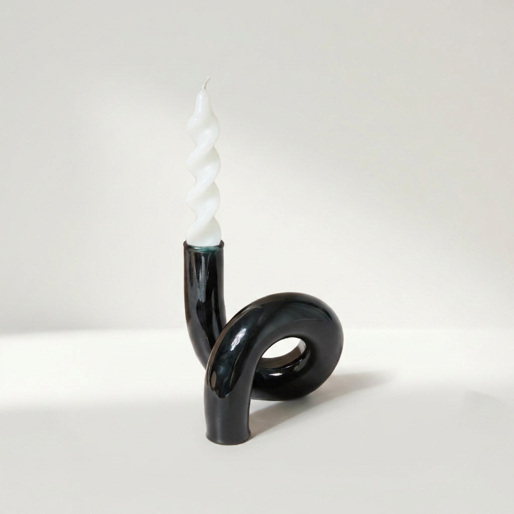 AMBRA Kerzenhalter aus farbigem Borosilikatglas für Stabkerzen, 12 x 11 cm – Lorenz Laurent Home