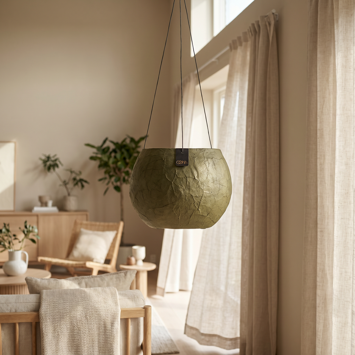 Burnt Olive Hängetopf aus Zellstoff, rund und bauchig, mit Innentopf zu verwenden – Lorenz Laurent Home