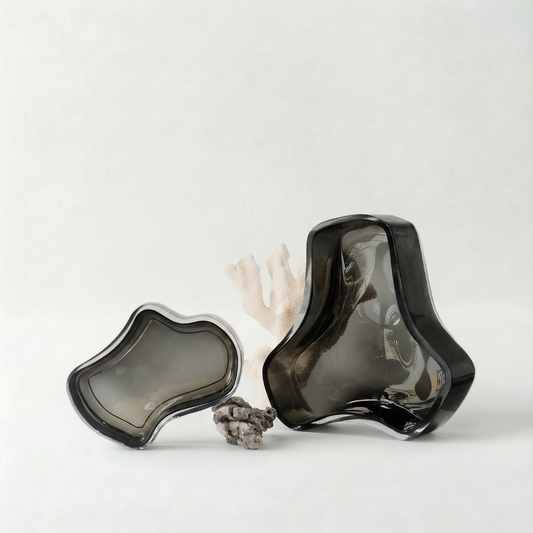 CORAL Schale aus massivem Glas in Grau, hochglänzend, 30 x 30 cm für Tisch und Sideboard – Lorenz Laurent Home