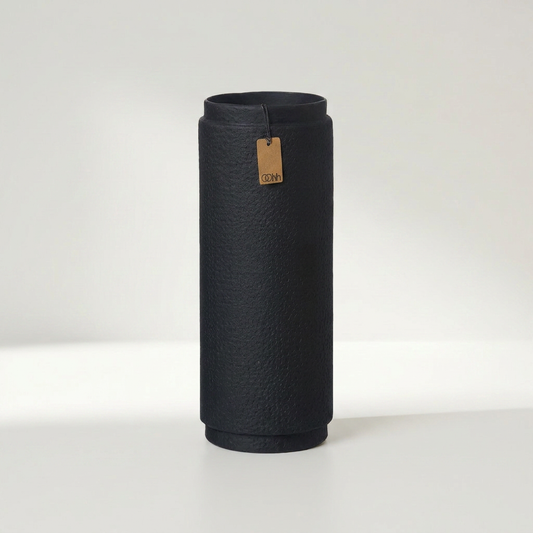 MADRID Vase aus recyceltem Zero-Waste-Papier mit geprägter Oberfläche, Ø 10 x 28 cm – Lorenz Laurent Home