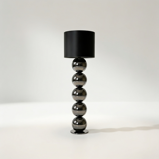 NERO Stehlampe aus fünf Metallkugeln in Anthrazit mit satinschwarzem Schirm, 165 cm hoch – Lorenz Laurent Home