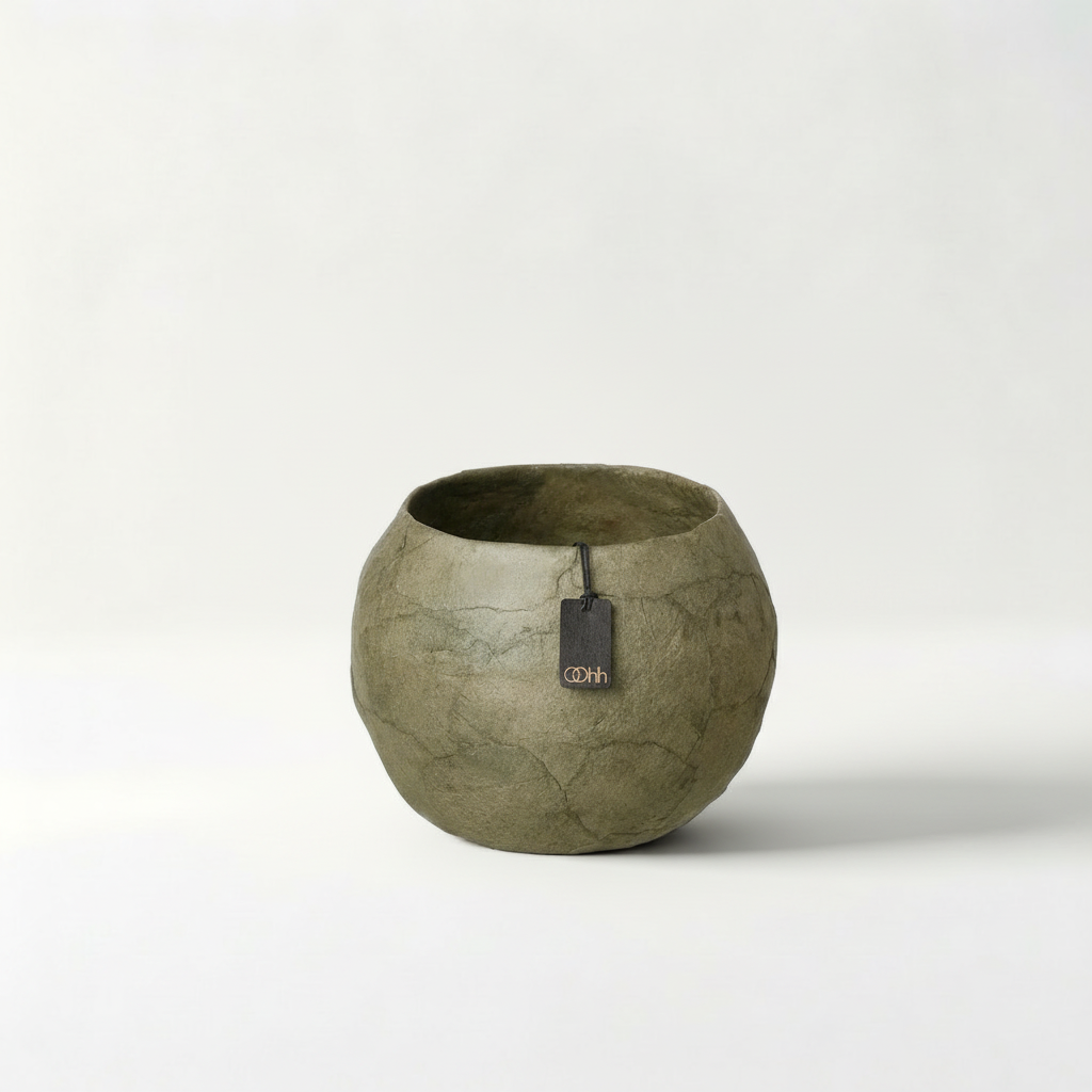 OOhh Pulp Vase aus 100 Prozent recyceltem Papier, matt, Ø 17,5 cm und 13 cm hoch – Lorenz Laurent Home