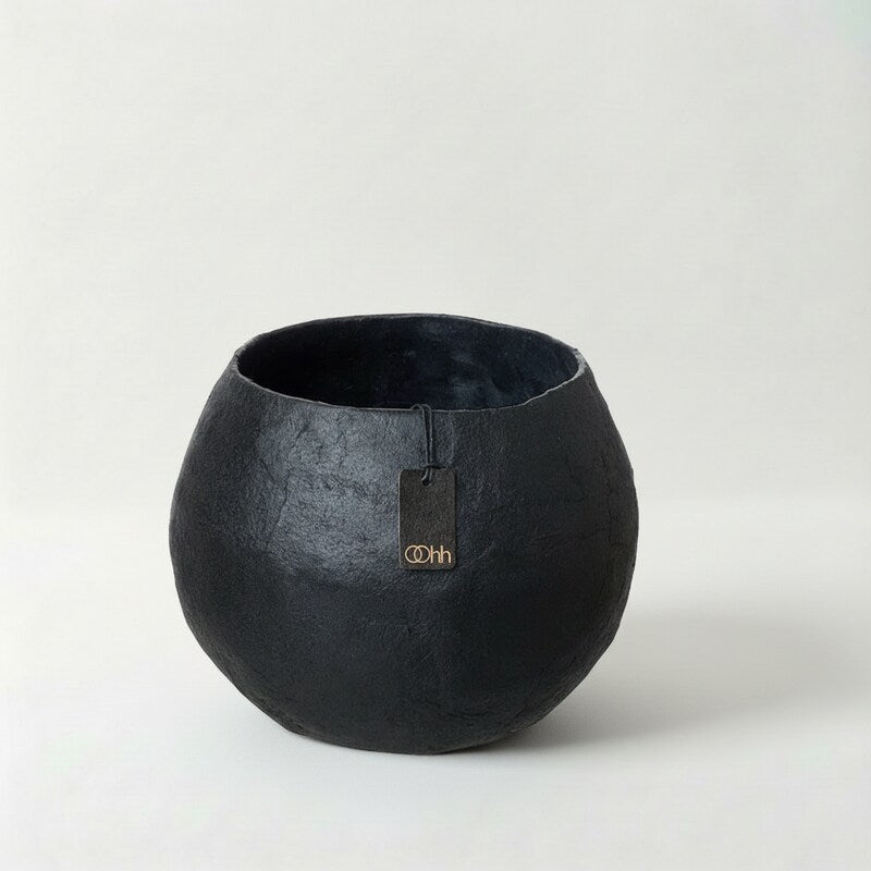 OOhh Blumentopf aus 100 Prozent recyceltem Papier, rund und voluminös, Ø 17,5 cm – Lorenz Laurent Home