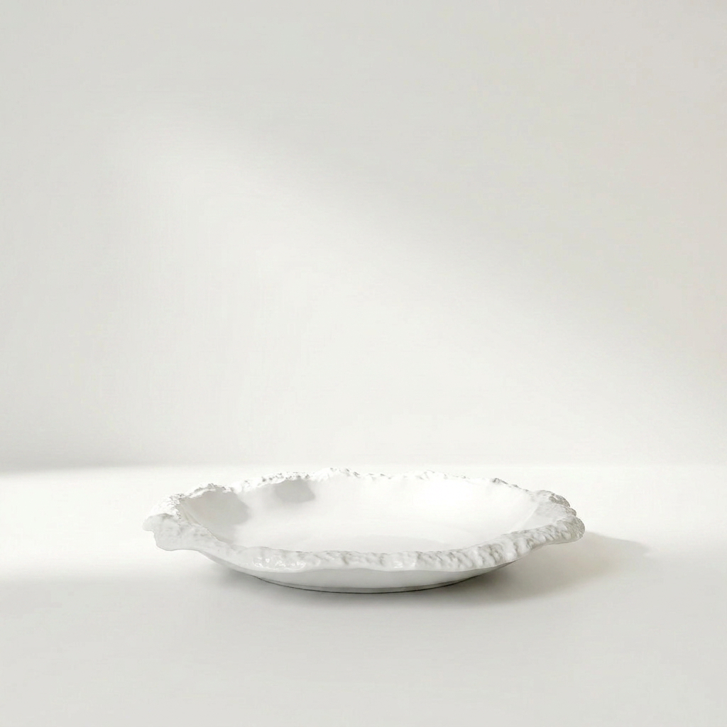 PALEO Teller aus Keramik und Porzellan mit steinartigem Rand, Ø 20,3 bis 27,9 cm – Lorenz Laurent Home