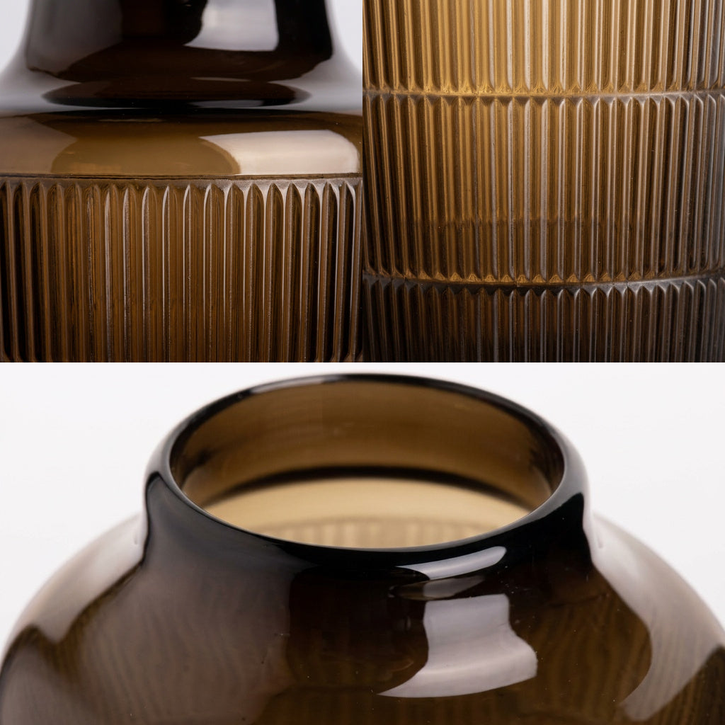 STRIA Vase im Detail, feine senkrechte Rillen und gerollter Rand – Lorenz Laurent Home