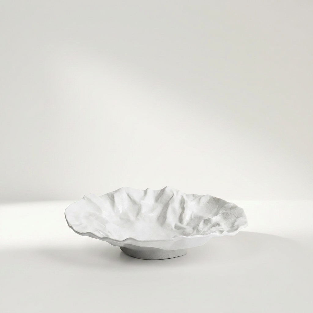 TIDAL Ripple Bowl aus Keramik und Porzellan in Weiß oder Schwarz, Ø 23 und 28 cm – Lorenz Laurent Home