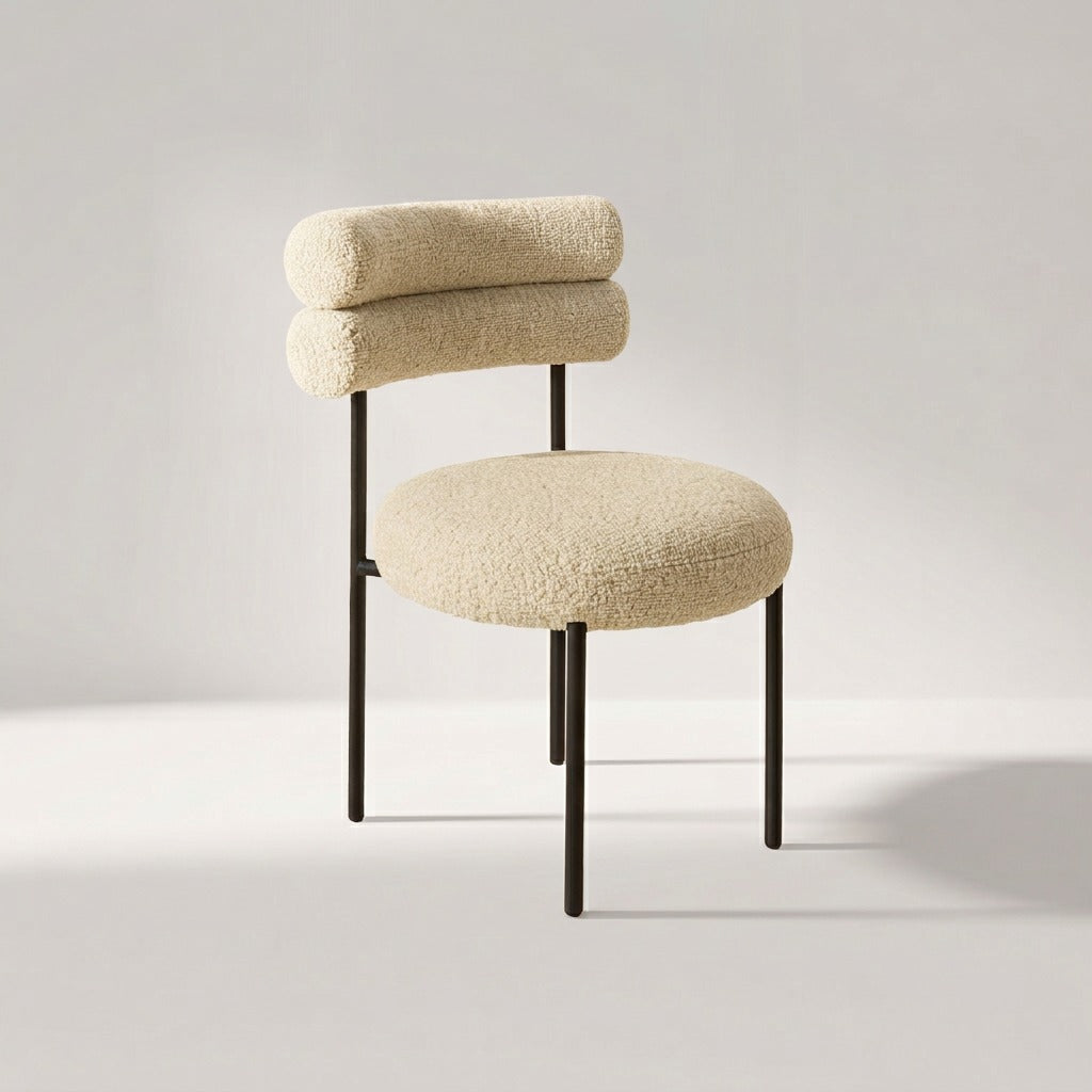 Lorenz Laurent – TONDO Stuhl mit rundem Sitz und Rollenlehne in beigem Tweed auf schwarzem Metallgestell