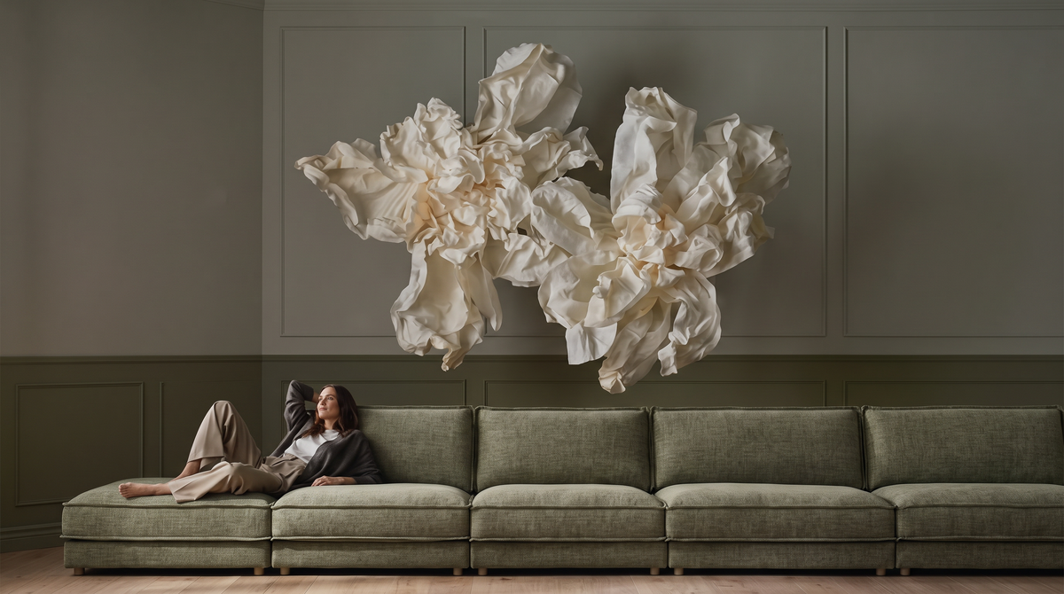 Wohnraum mit ausgewählten Interior-Objekten – Lorenz Laurent Home