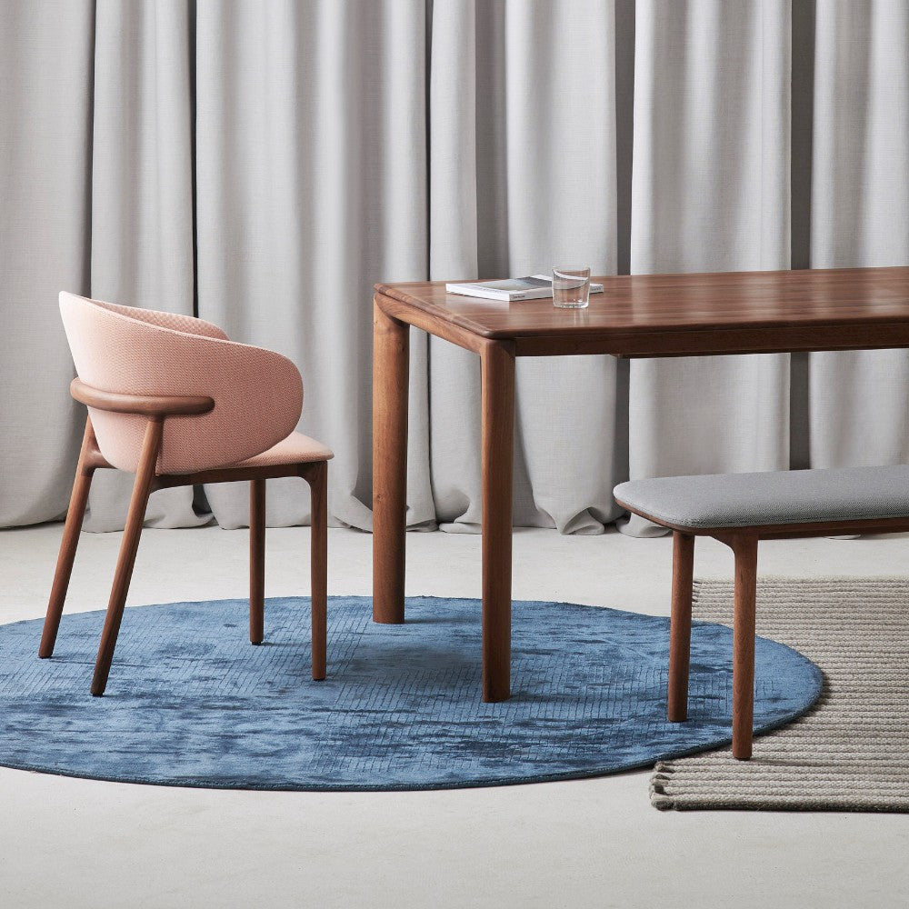 NEVA Bank im Raum – Lorenz Laurent Home