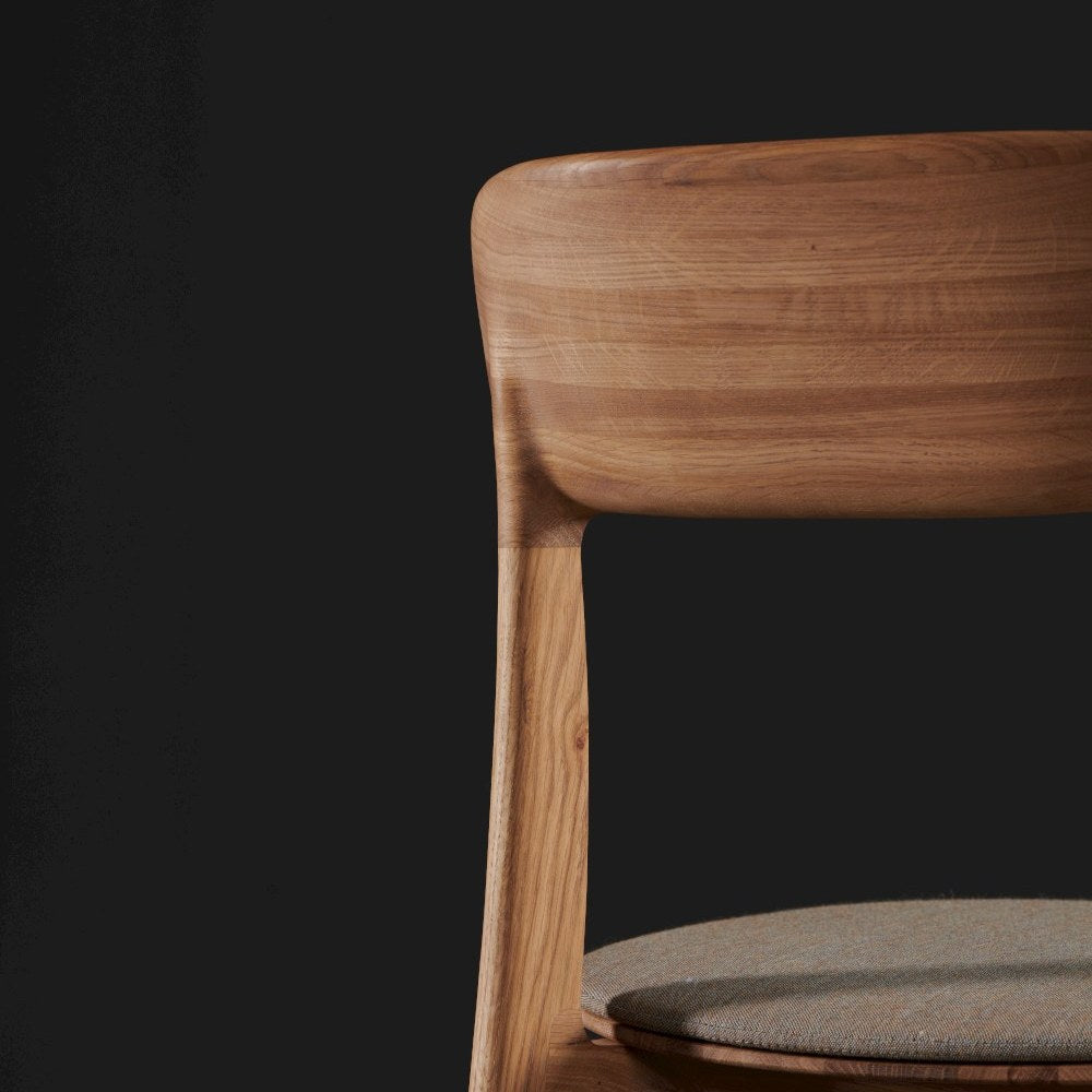 TANKA Stuhl, Detail – Lorenz Laurent Home