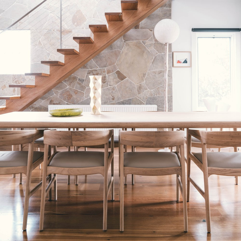TESA Stuhl im Raum – Lorenz Laurent Home