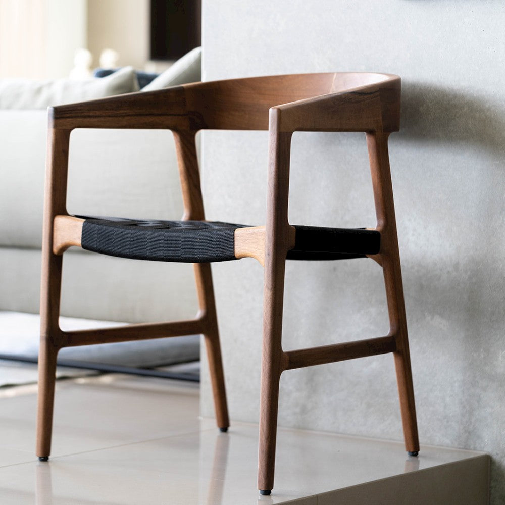 TESA Stuhl im Raum – Lorenz Laurent Home