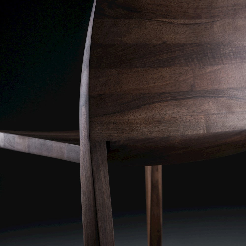 TORSIO Stuhl im Raum – Lorenz Laurent Home