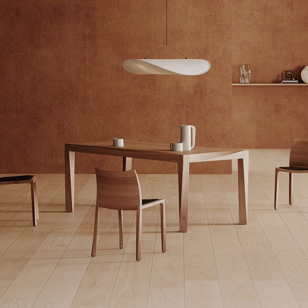 TORSIO Stuhl im Raum – Lorenz Laurent Home